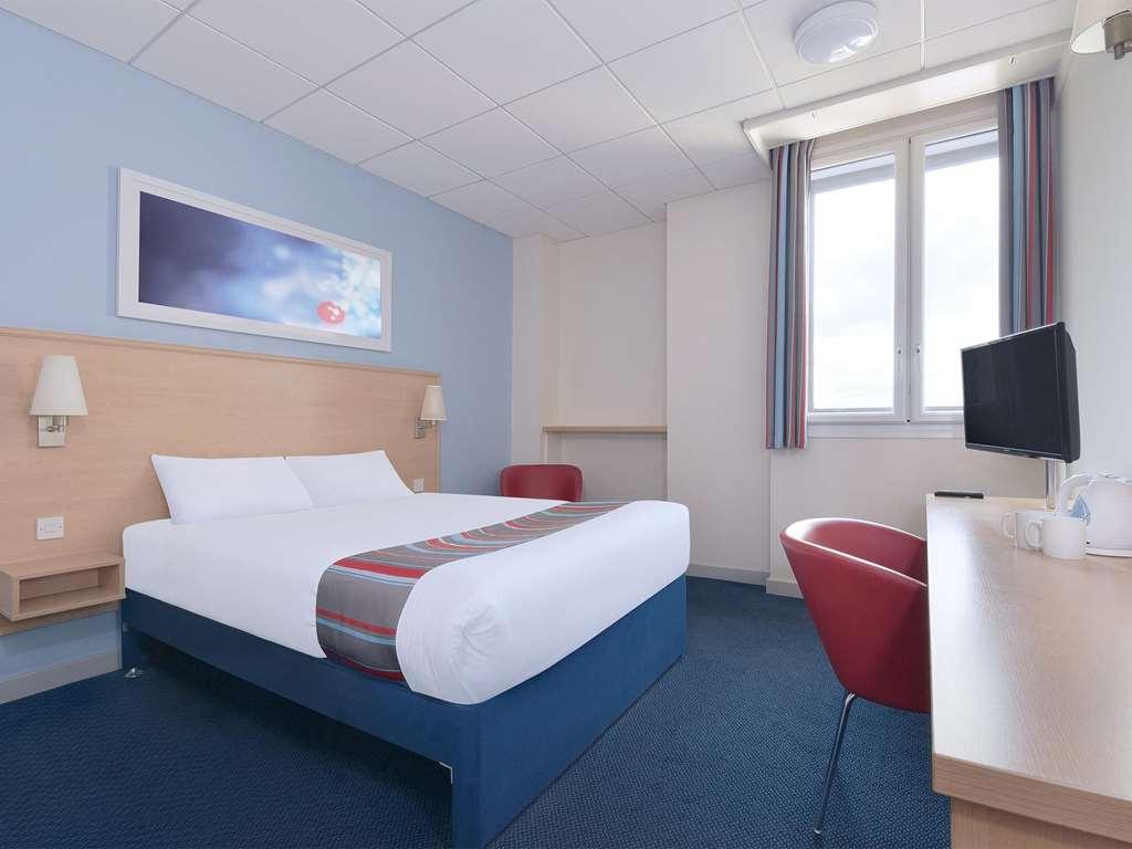 Travelodge Basildon Quarto foto